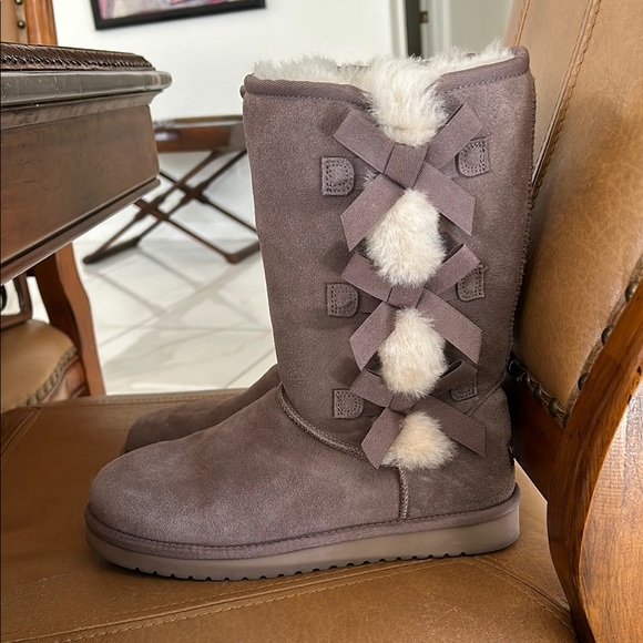 Women's Mauve Suede Boots with Fur Lining - Picture 1 of 1